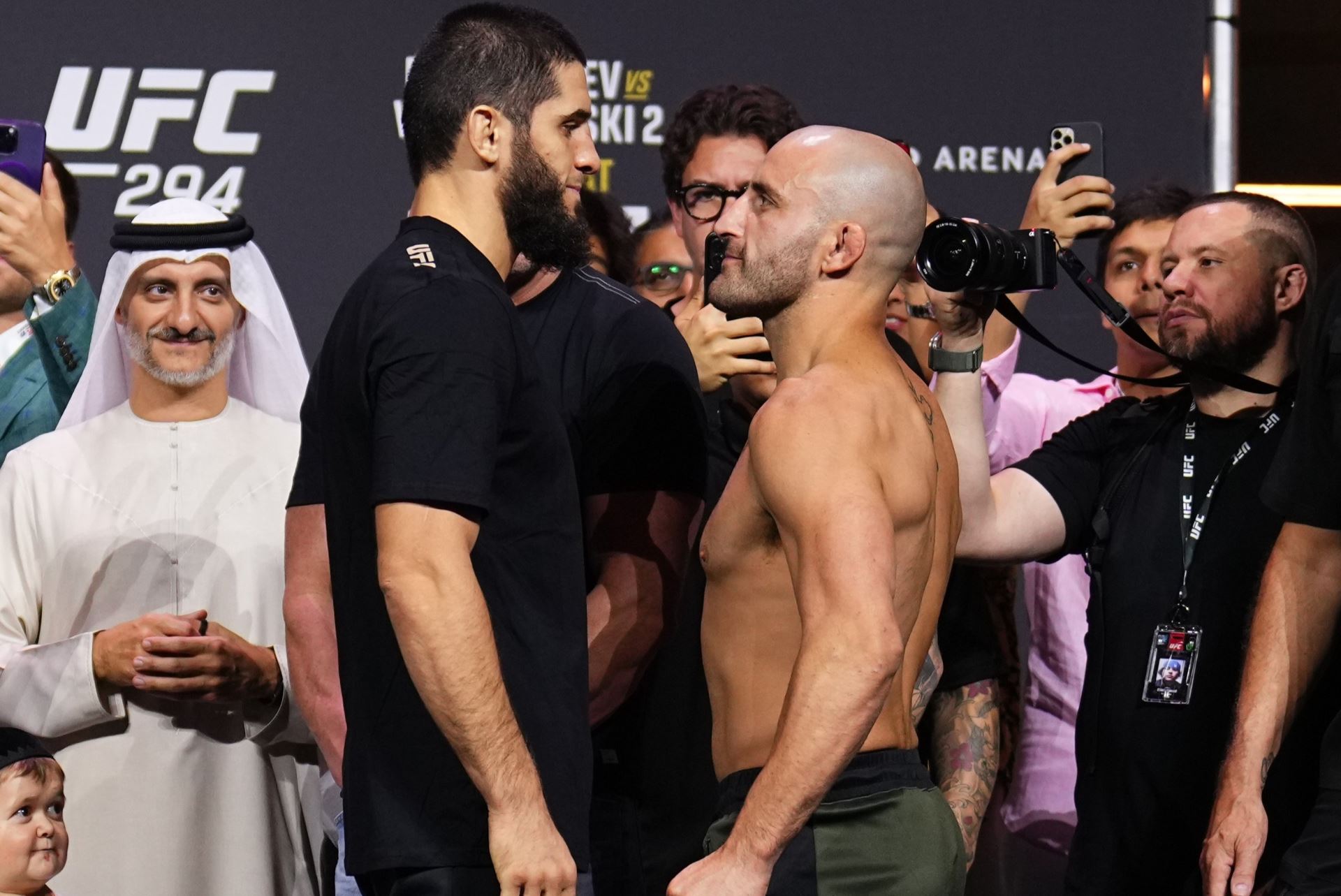 Machačev vs. Volkanovski.