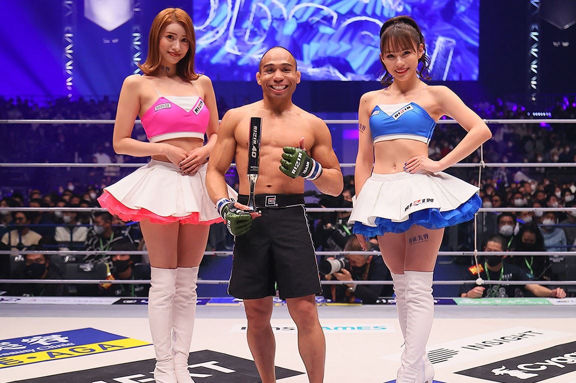 John Dodson po výhře v organizaci Rizin FF.