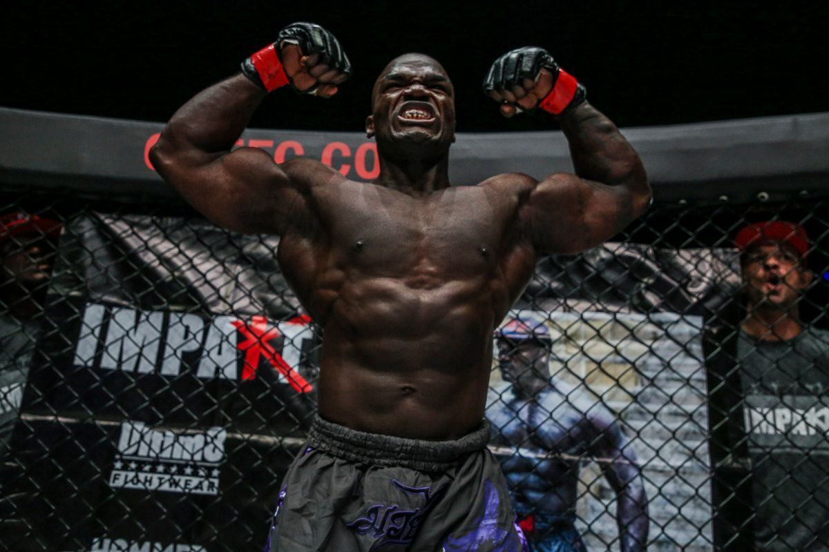 Alain Ngalani. Jak to dělá?