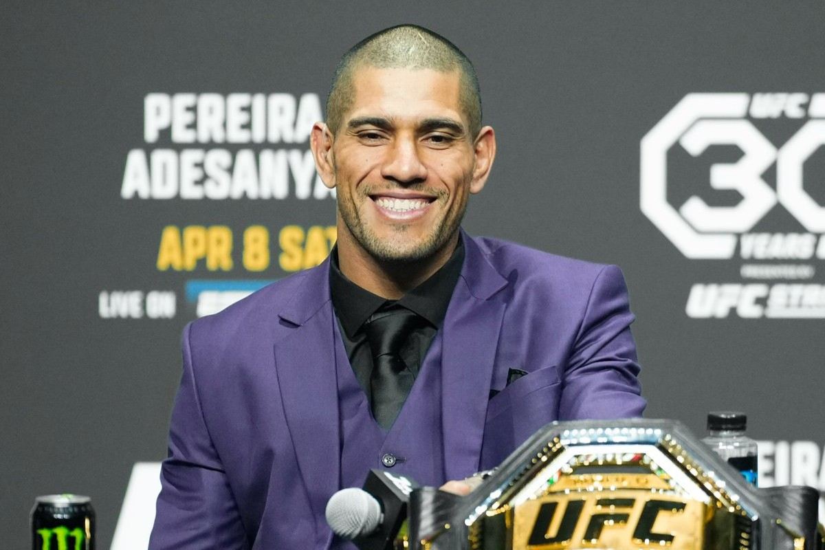 Alex Pereira.