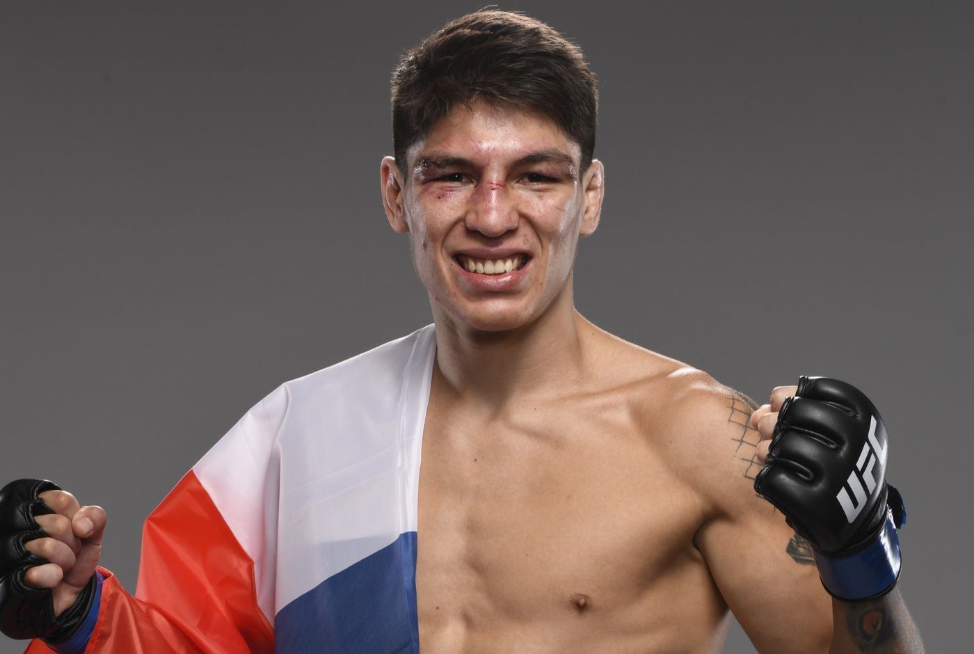 Starší bratr už je v UFC.