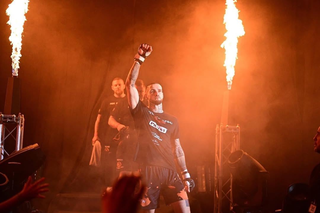 Bernard Plavec se za pár dní ukáže v Praze. 