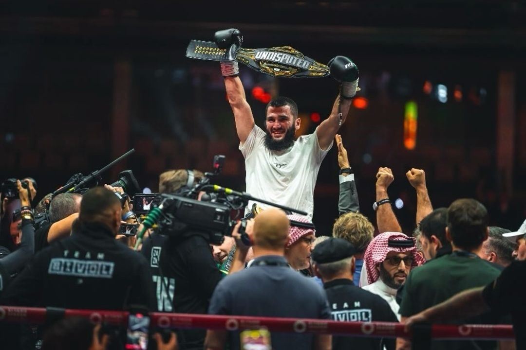 Artur Beterbiev vyzval Paula.