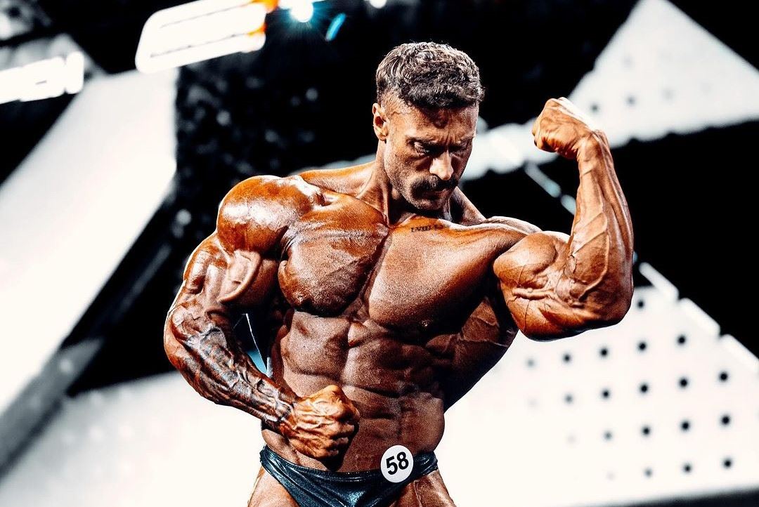 Chris Bumstead a jeho forma.