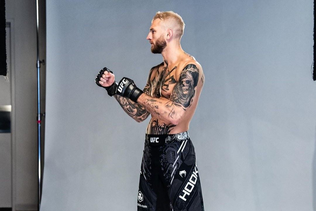Dan Hooker a nová vizáž.