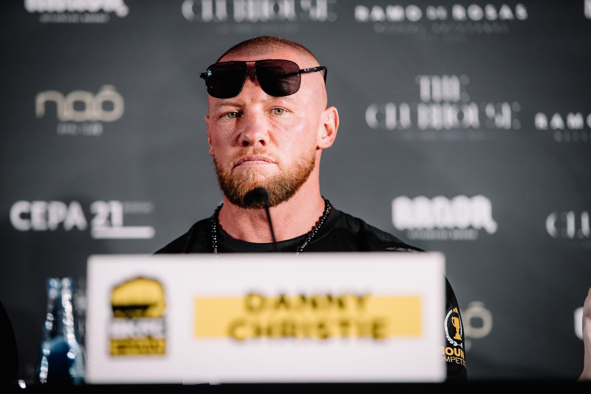 Danny Christie před bolestivým bojem. 