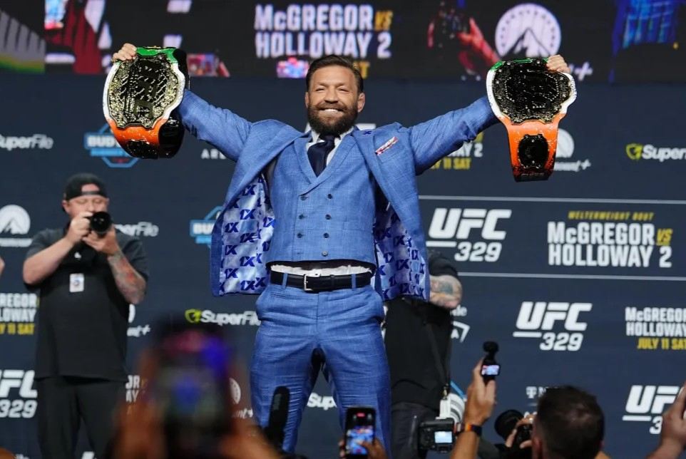 Conor McGregor si pozornost umí užít.