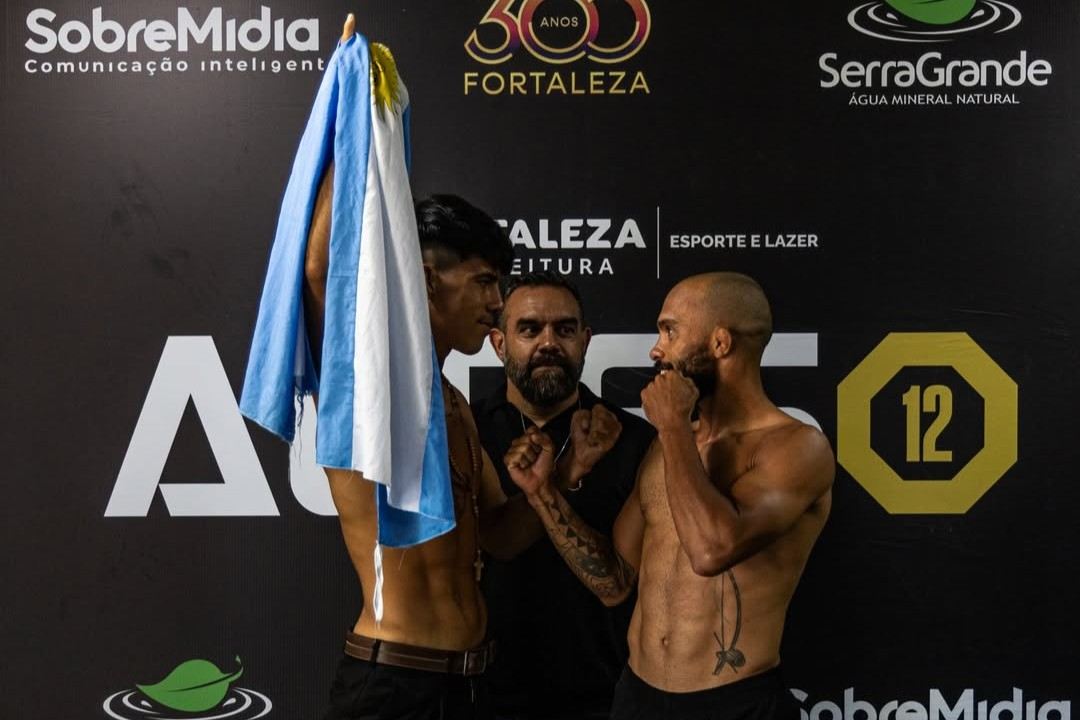 Staredown před bojem. 