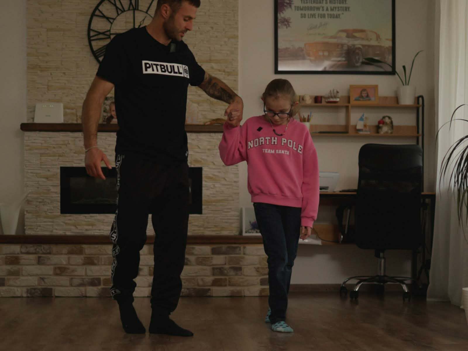 Vlado Lengál a Karolínka. Pomůžete? Díky.