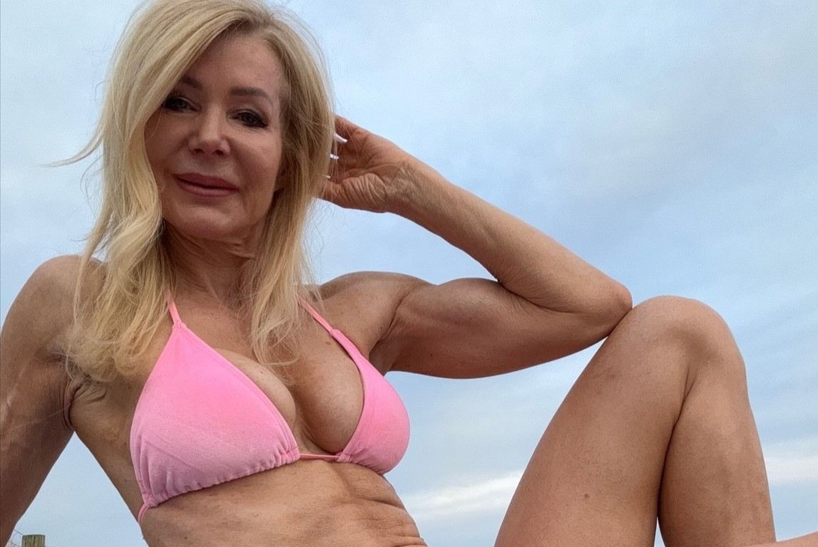 Lesley Maxwell a její forma v 65 letech.