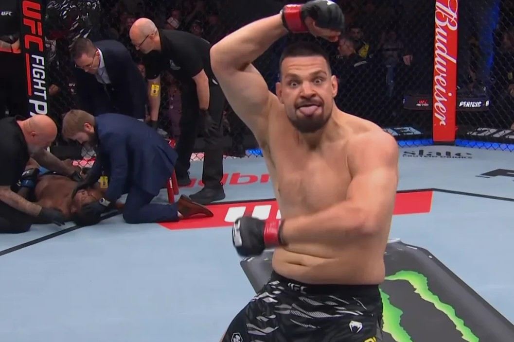 Výhra v UFC vždy potěší.