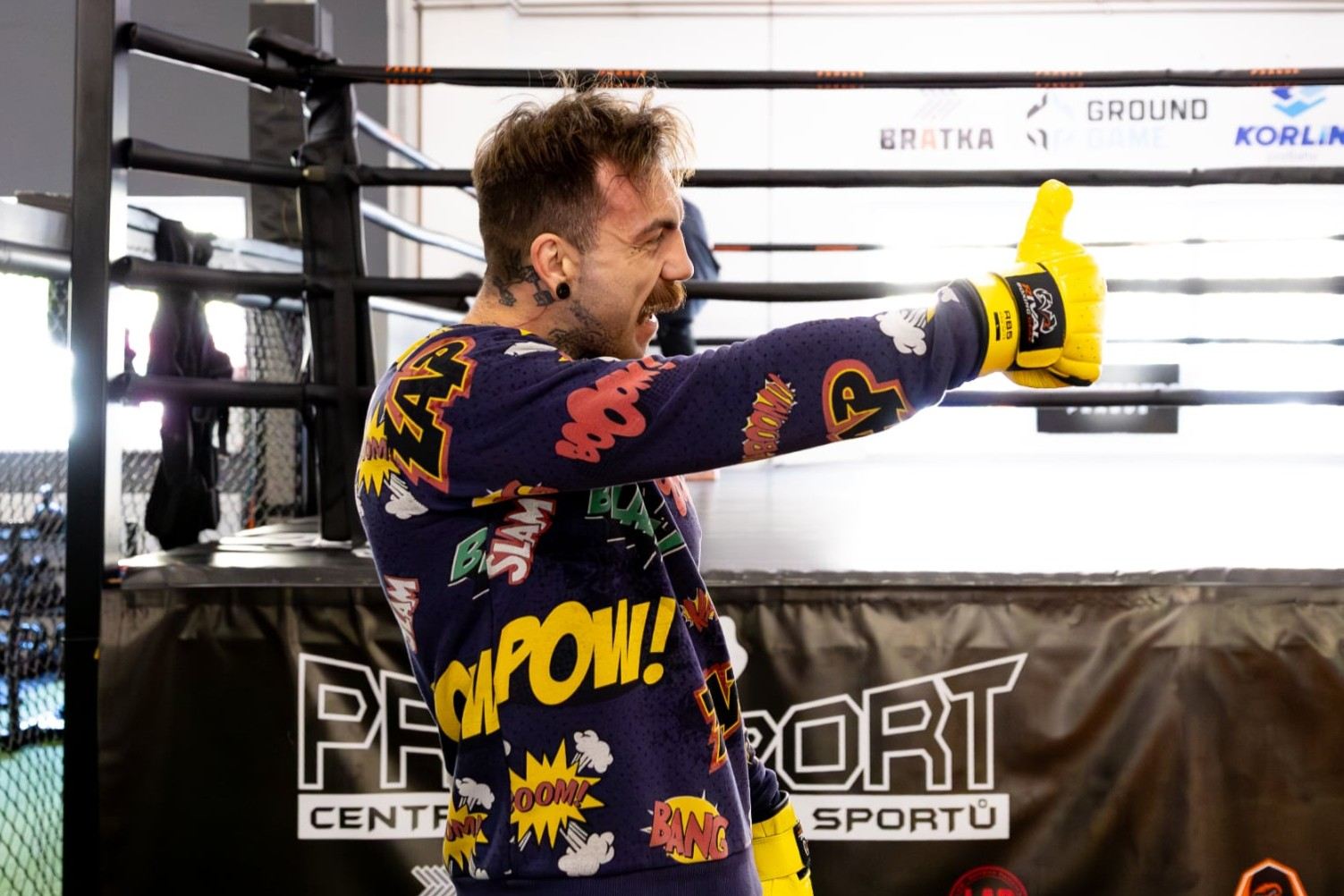 Josef Hála má před sobotou dobrou náladu.