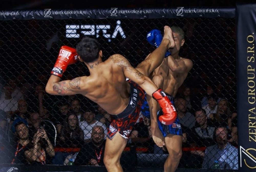 Václav Sivák trefuje.