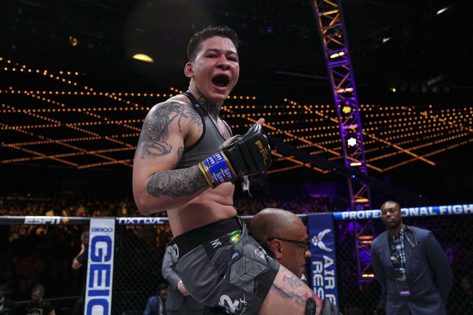 Larissa Pacheco v PFL MMA.
