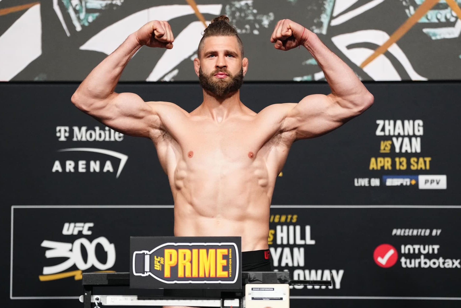 Za pár týdnů se postaví Jiří Procházka v UFC na váhu.