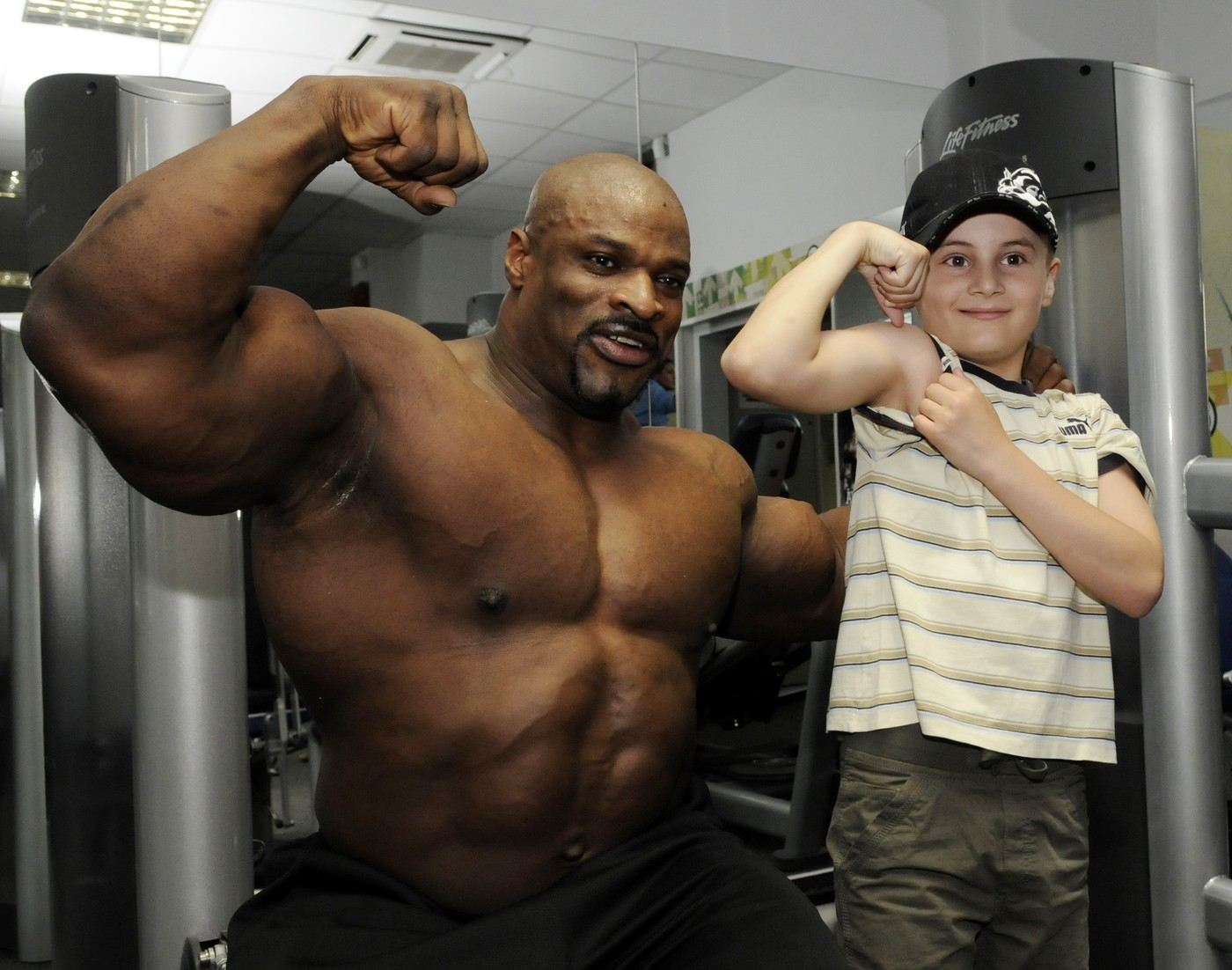 Osminásobný Mr. Olympia Ronnie Coleman v roce 2009.