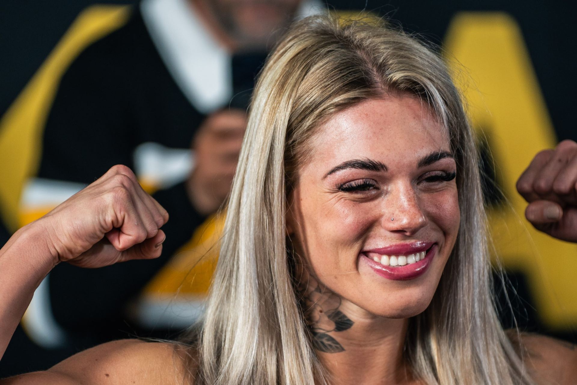 Veronika Smolková na vážení před sobotním zápasem.