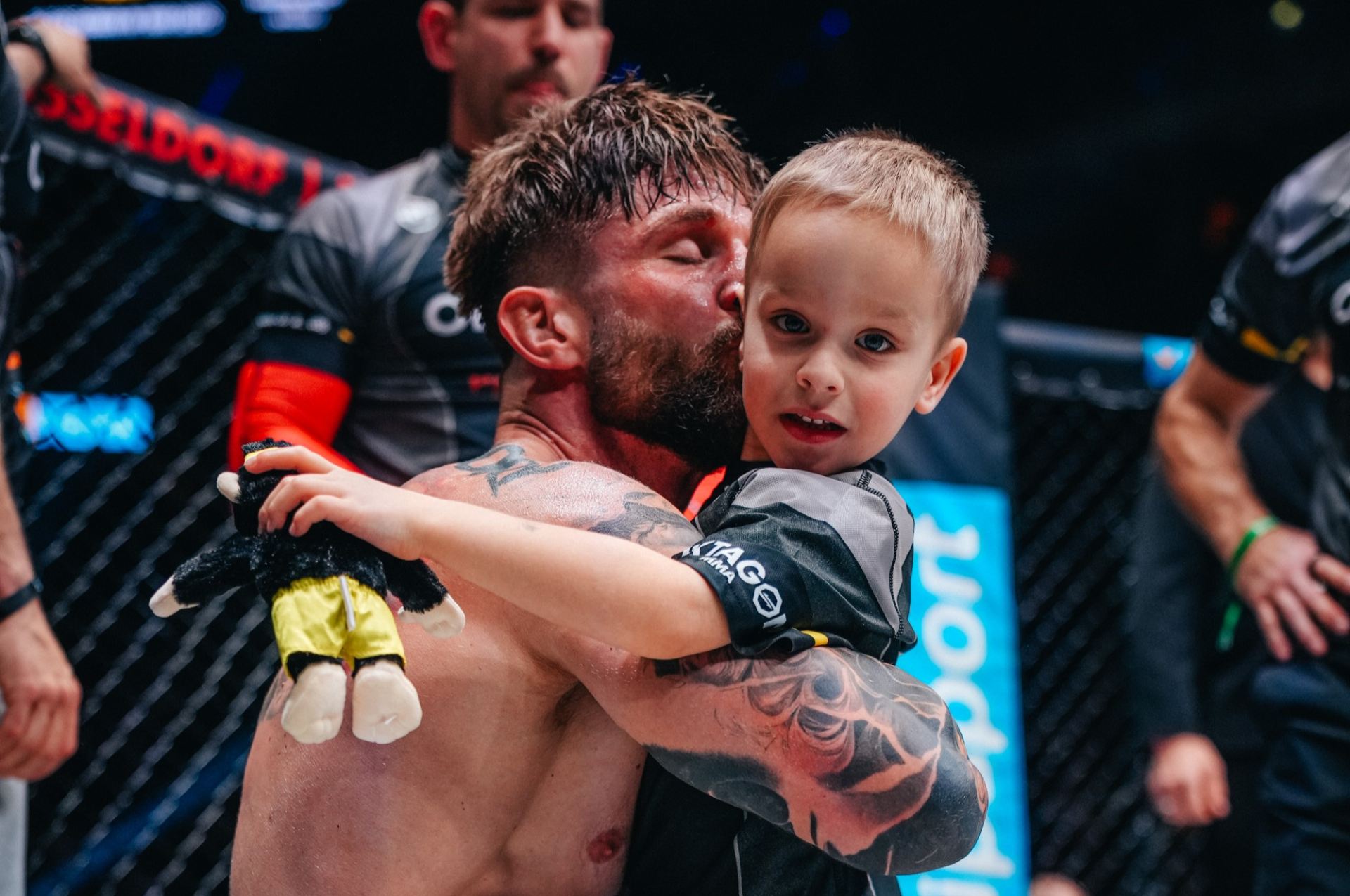 Pyšný táta a milovaný syn. 