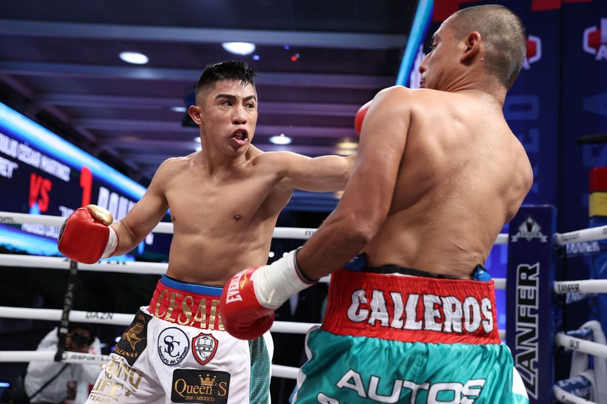 Moises Calleros v zápalu boje (vpravo).