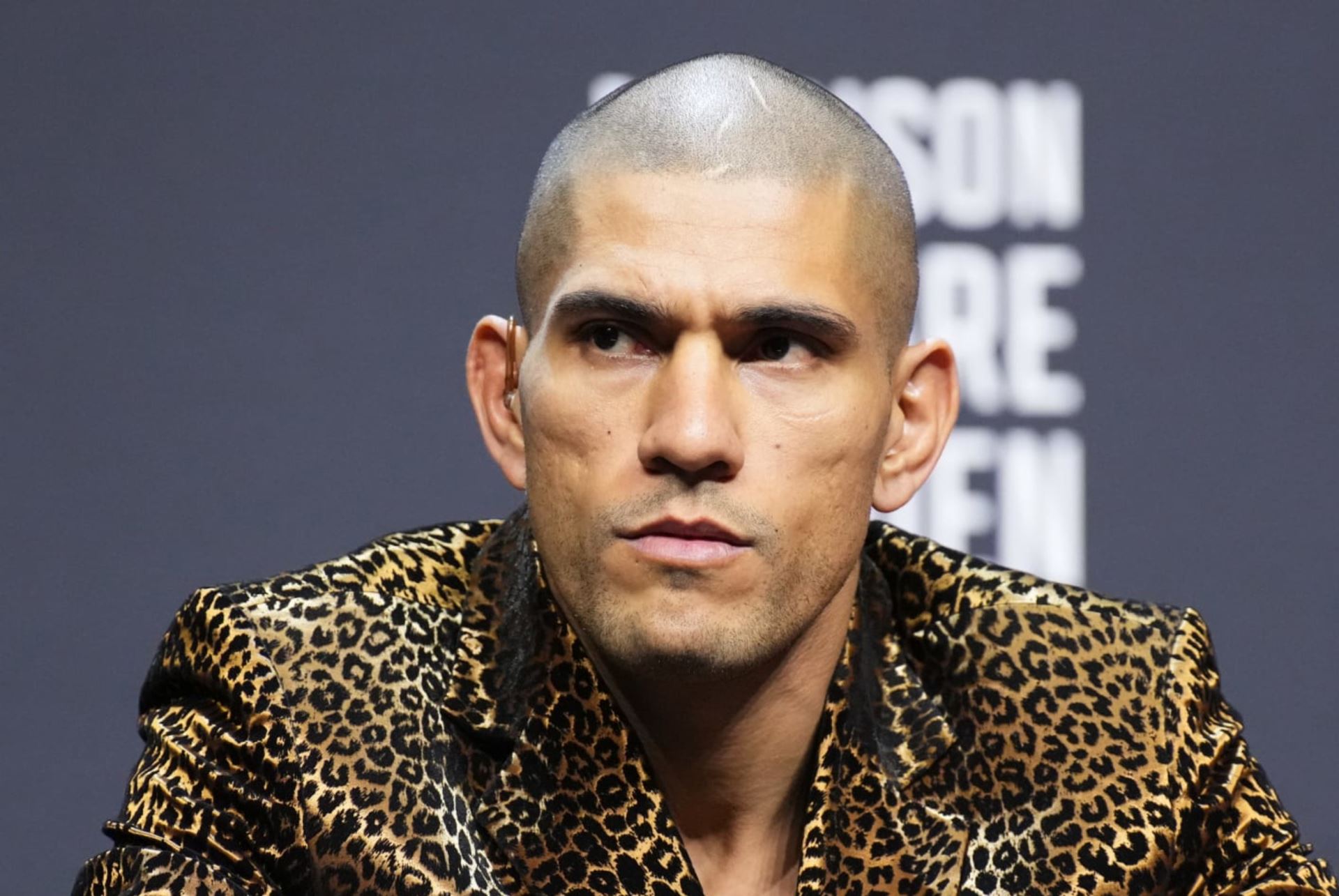 Alex Pereira na tiskové konferenci UFC.