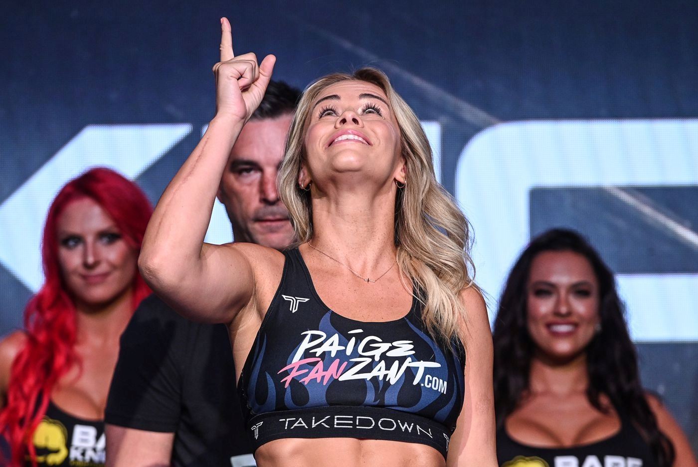 Paige VanZant se umí o sebe postarat.