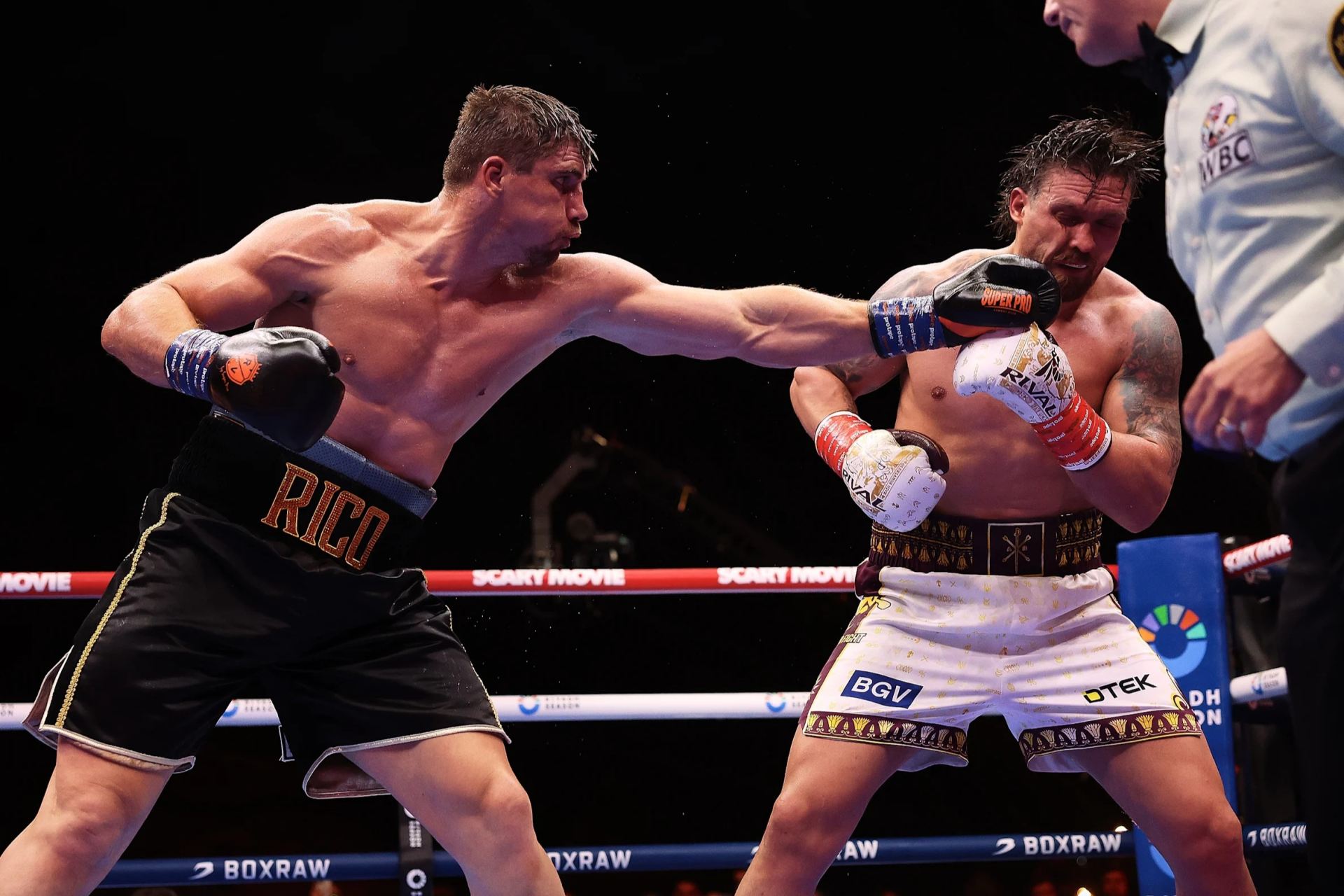 Rico Verhoeven trefuje.