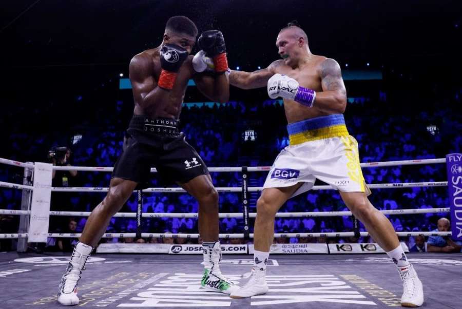 Z rivalů se stali parťáci. Joshua začal drtit formu s Usykem 