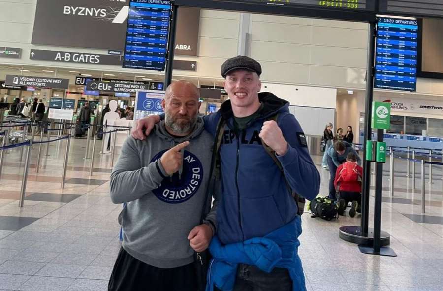 Juráček odletěl do Irska. Potřebuje v sobě probudit zlého Matúše. Potká v kleci McGregora?