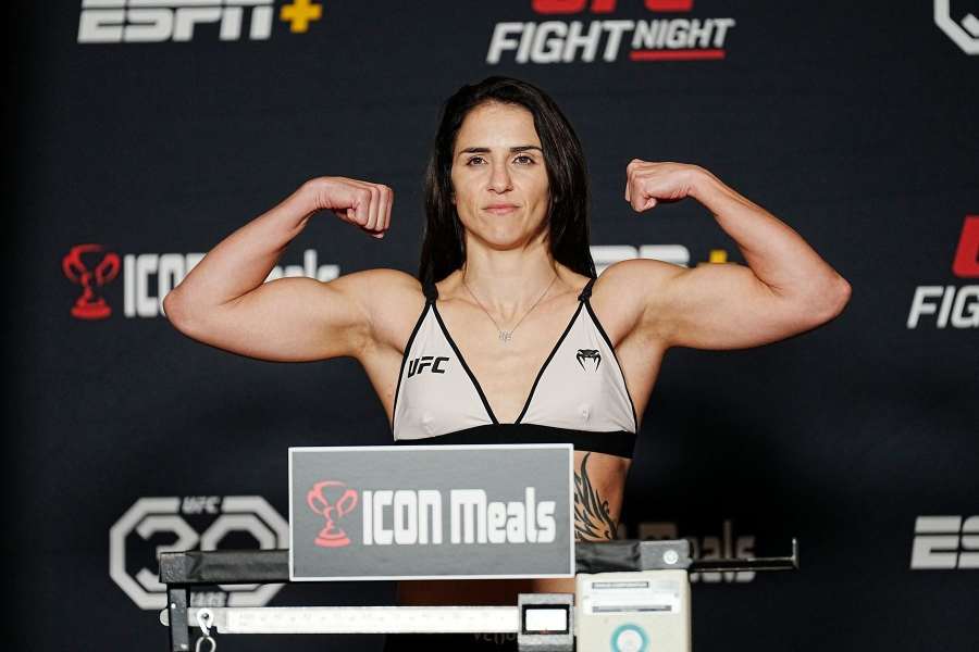 Má kariéra uvízla na mrtvém bodě, postěžovala si kráska z UFC 