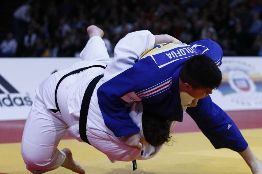 Je to frajer. Dědeček získal v 81 letech pátou zlatou medaili na MS