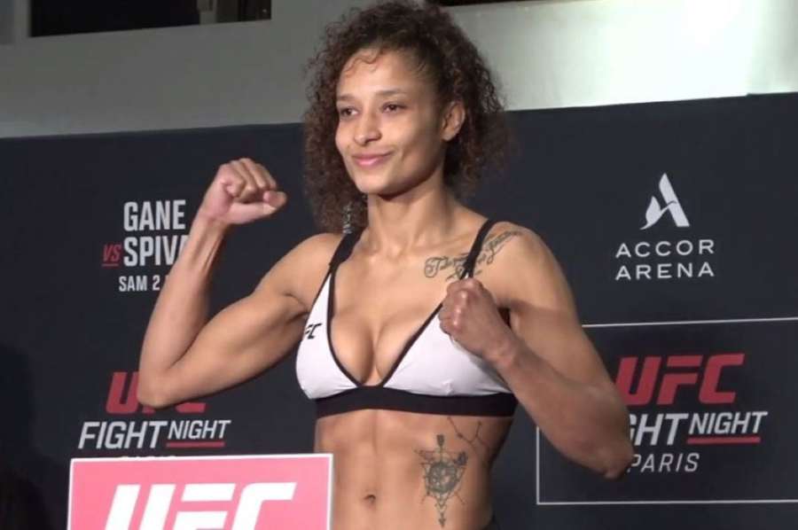 Koleno a KO. Zápasnice UFC sejmula trenéra