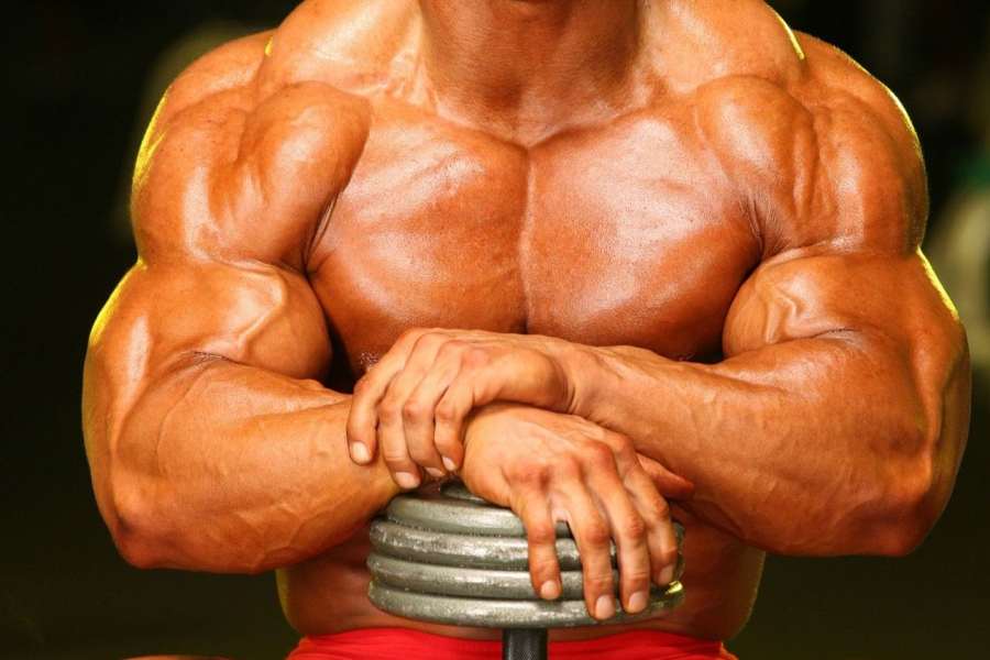 Ruský mutant nezná hranice a ukázal se. Zase nabral, váží přes 150 kg