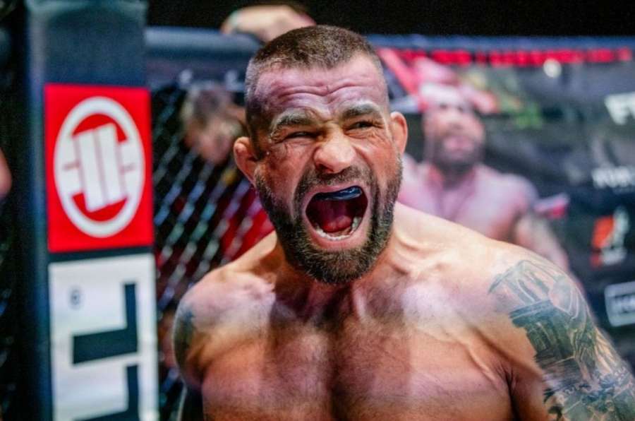 Vémola jde dnes ráno na akutní operaci. Zánět mu překazil Vánoce