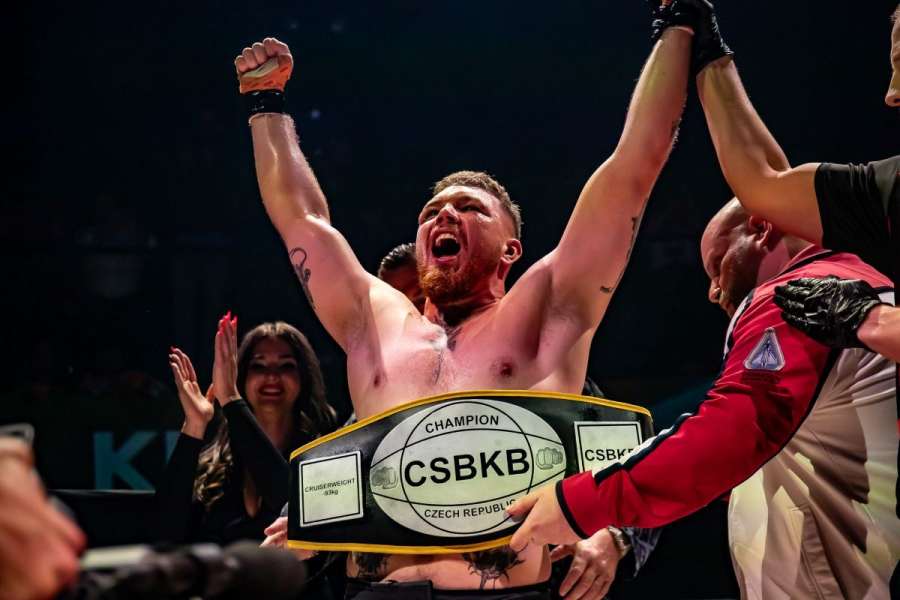 Český šampion urval výhru v boxu bez rukavic. Mám na to postavu a drajv, smál se