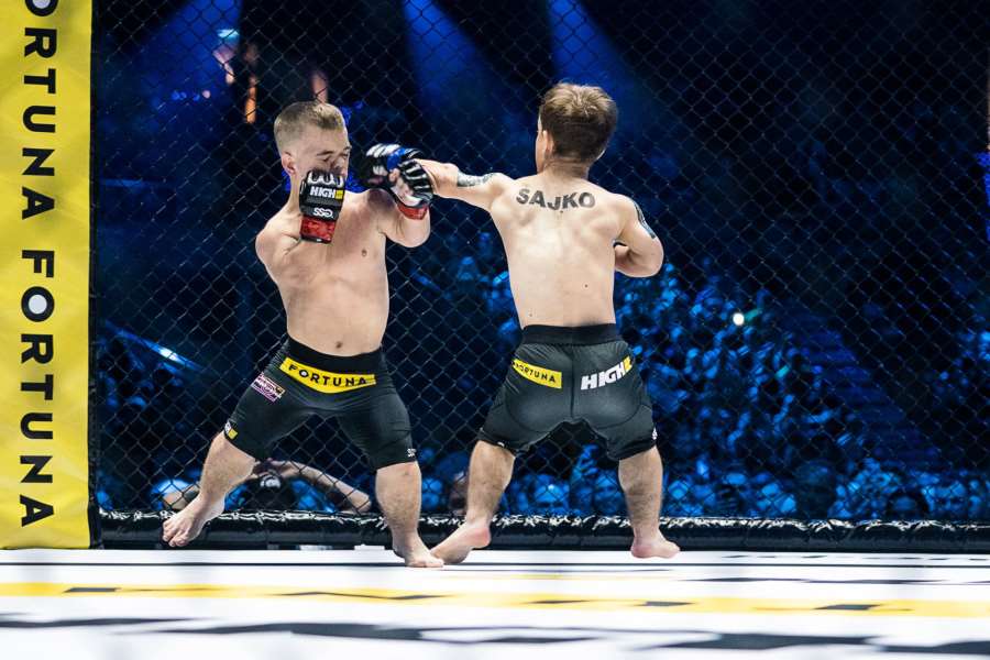 Takový zápas v MMA jste neviděli. Do klece šli liliputáni 
