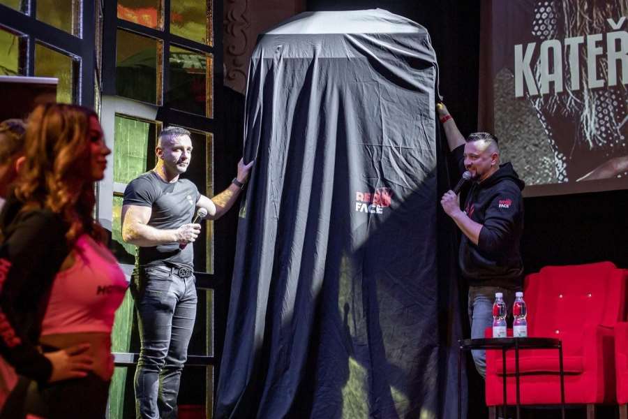 Fenomén fackované narazil. Red Face přichází s novinkou a novými jmény