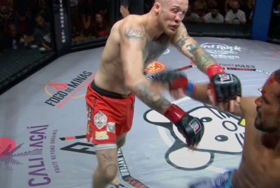 MMA zápasník má brutálně zlomený nos! Vypadá jako croissant, smějí se fanoušci