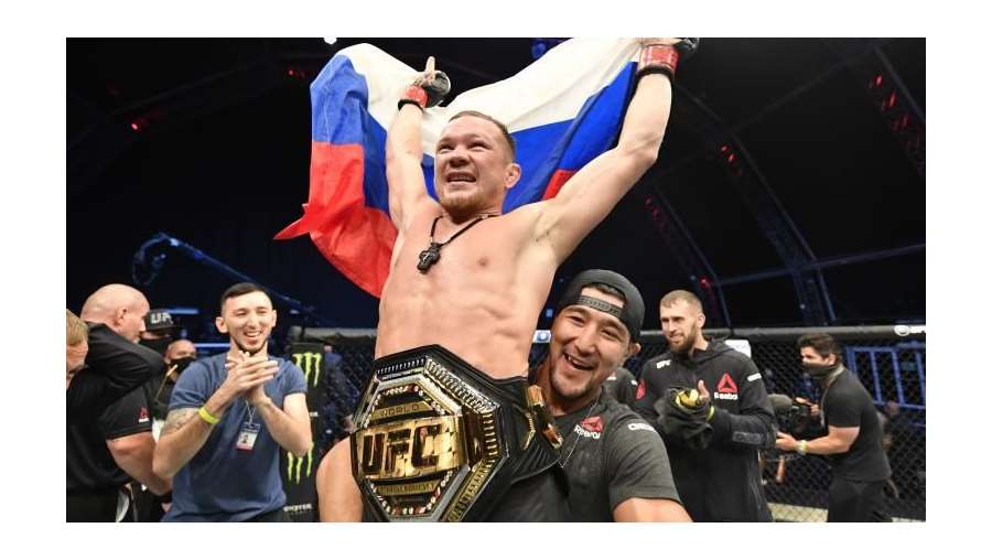 Odveta o titulový pás v UFC potvrzena. Předchozí fight skončil kontroverzně 
