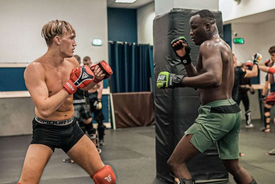 Český talent jen pár dní po vítězství mění rukavice a pravidla. Čeká ho slovenský šampion