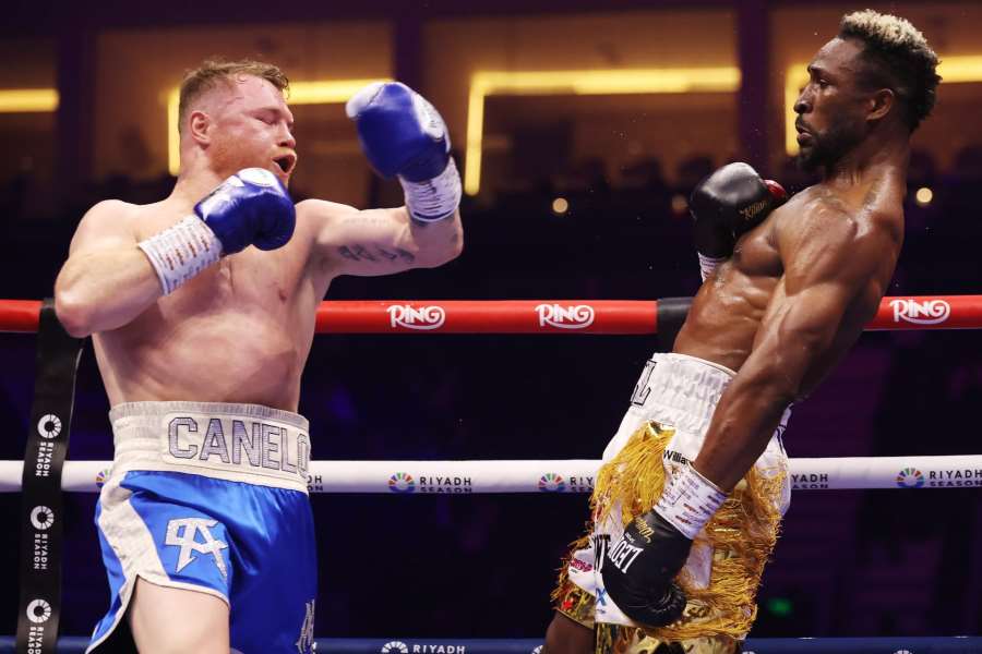 Canelo po výhře pod palbou kritiky. Trapas, píše Jake Paul