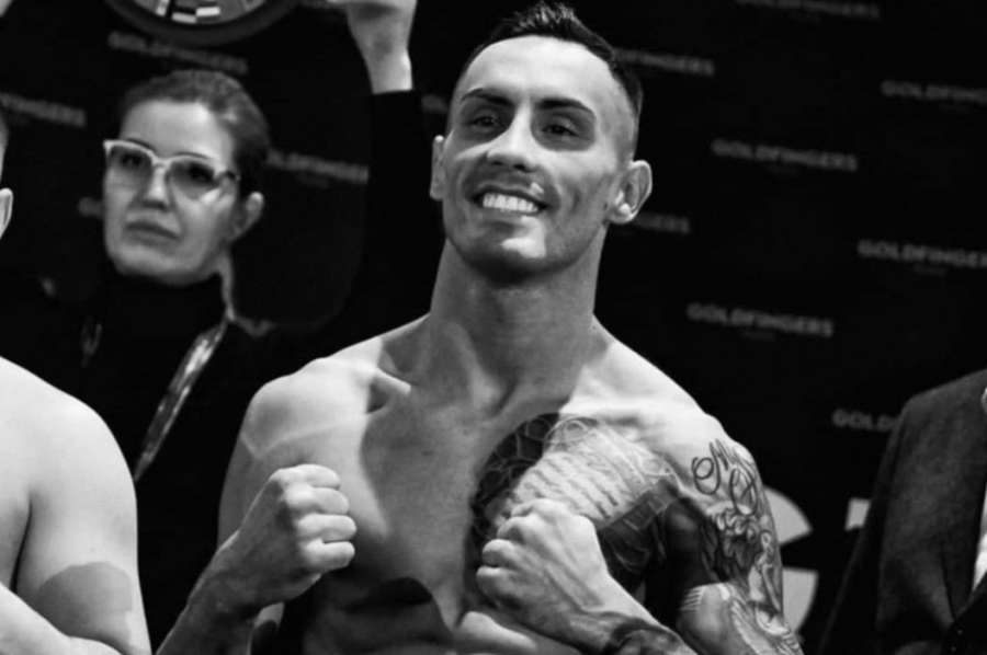Soupeř šel k zemi. Nejlepší český boxer stále neporažen. Přes překážky ke hvězdám, vzkazuje