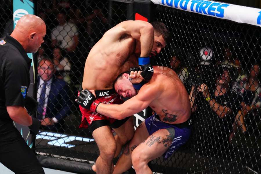 Mrazivá scéna z UFC. Kamera rozhodčího zachytila pád do bezvědomí