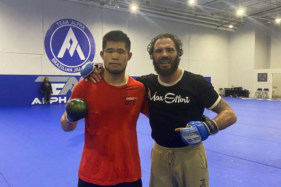 Čínský Lukáš z Prahy dře na UFC. Odloučen od rodiny se vydal do USA