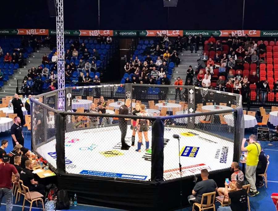 Jde se bojovat! V Praze do oktagonu vkročí na 100 zápasníků MMA