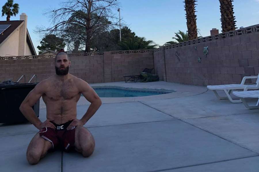 Nejdelší den v životě a sníh v Detroitu. Procházka už ve vile v Las Vegas trénuje