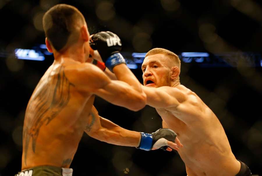 KO v prvním kole. McGregor vyhraje, bombu má pořád, tvrdí král obrů UFC