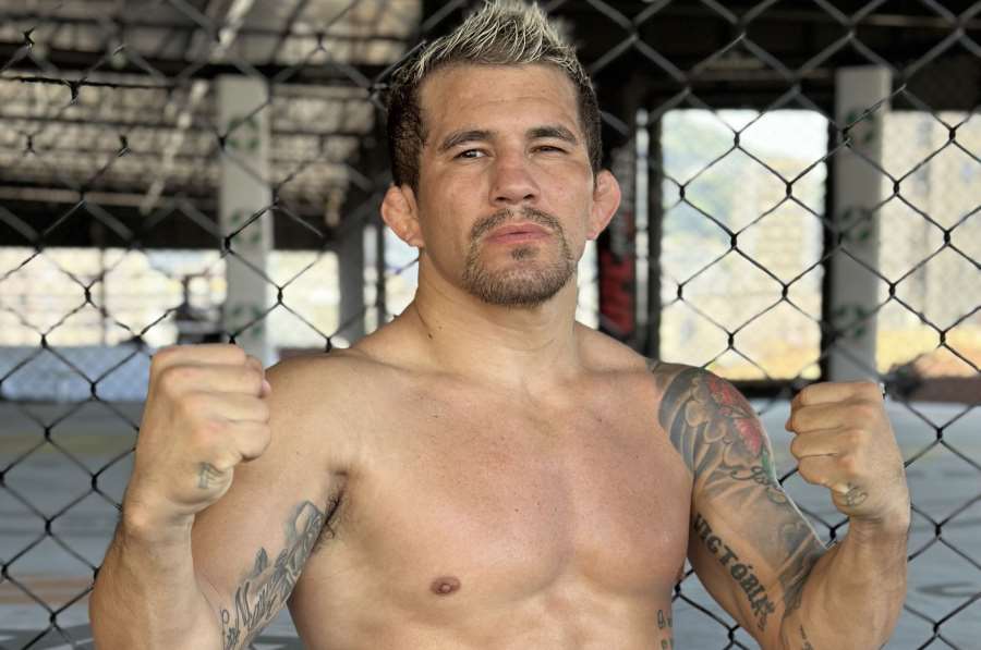 Překvapení v RFA. Přichází bojovník s téměř 50 zápasy. Brazilec zápasil i v UFC