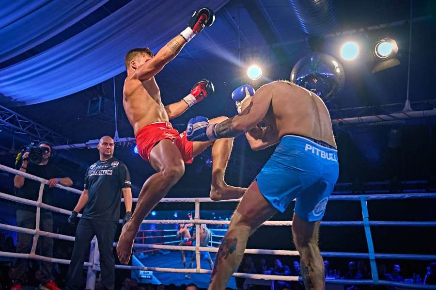 Do Pardubic míří nekontrolovatelná bouře. Na svědomí ji mají kickboxeři