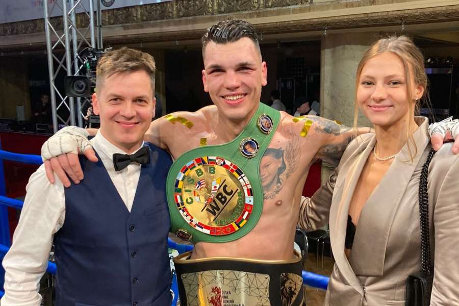 Ducárovu obhajobu titulu viděla i krásná plavkyně. Nejlepší tečka za tímto rokem, říká boxer