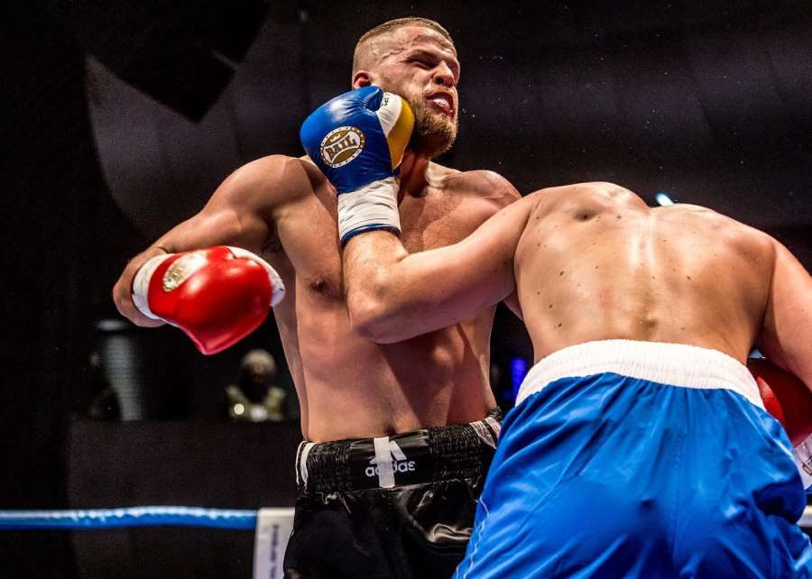 Boj o tři boxerské tituly a také debutantka proti soupeřce se 121 zápasy!